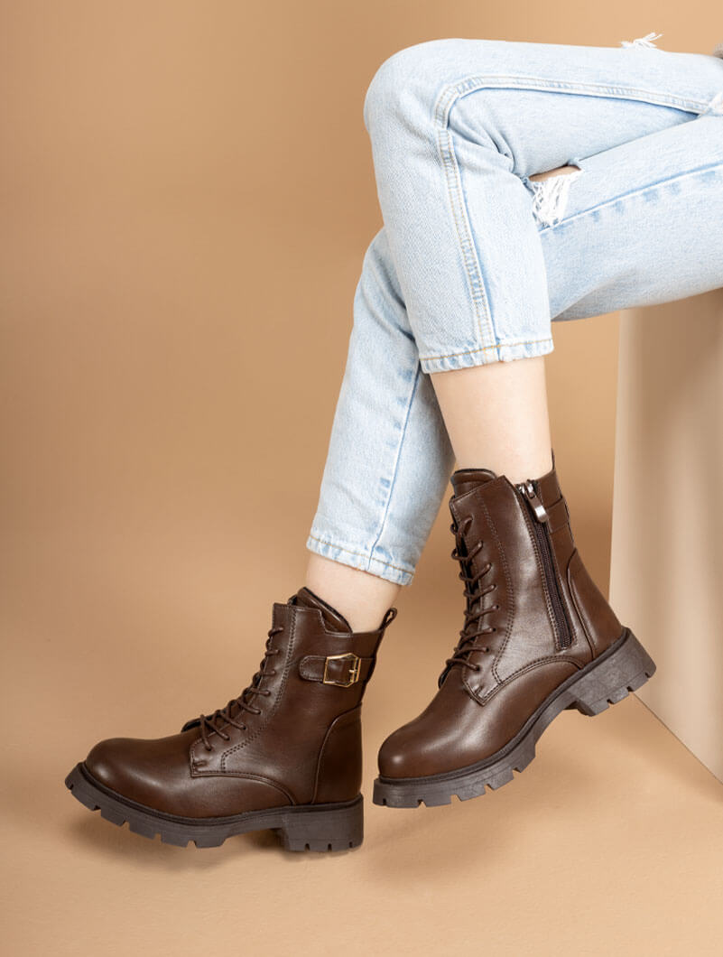 Bottines à lacets